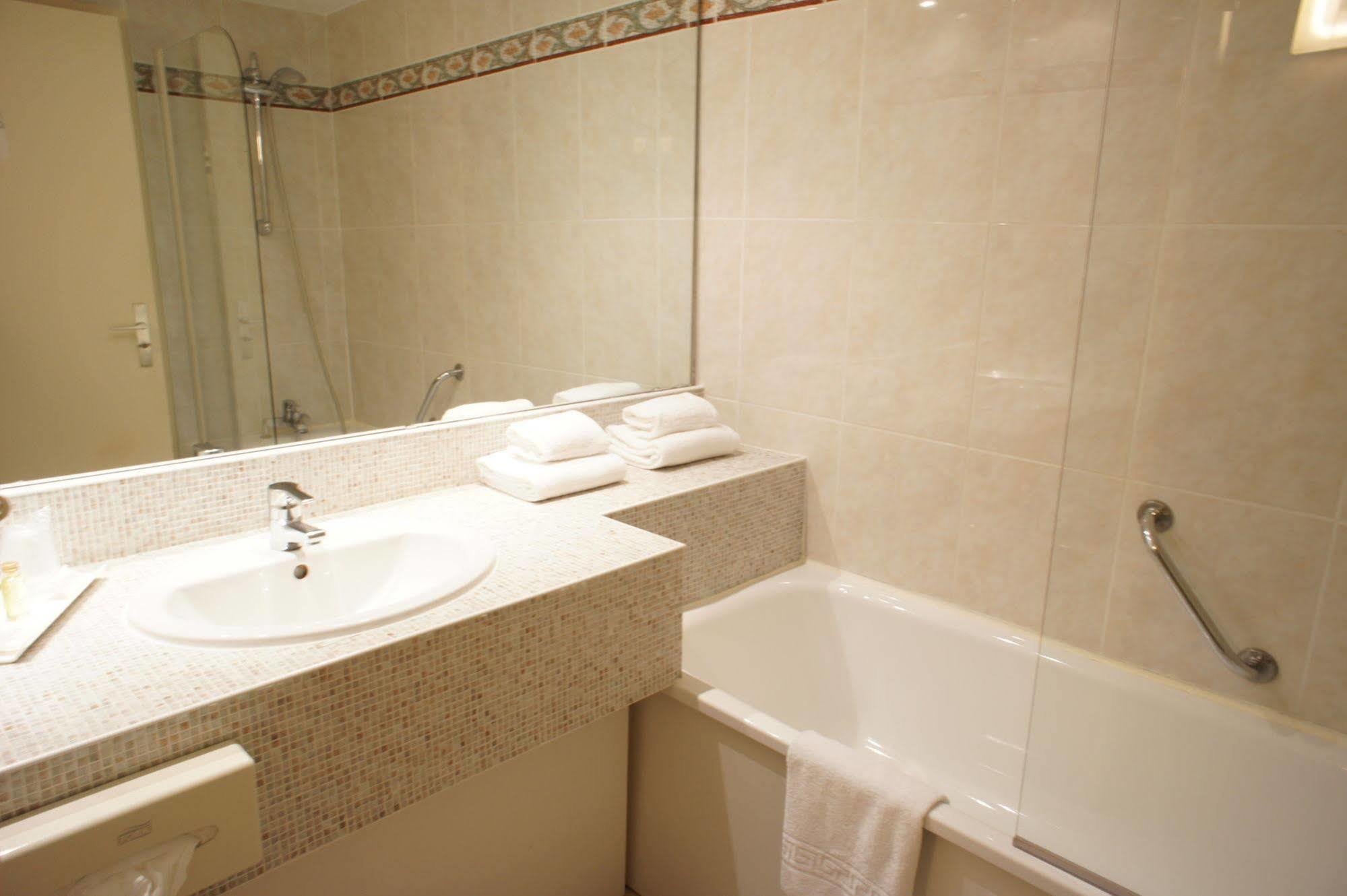 Inter-Hotel La Closerie Beaune Beaune  Ngoại thất bức ảnh